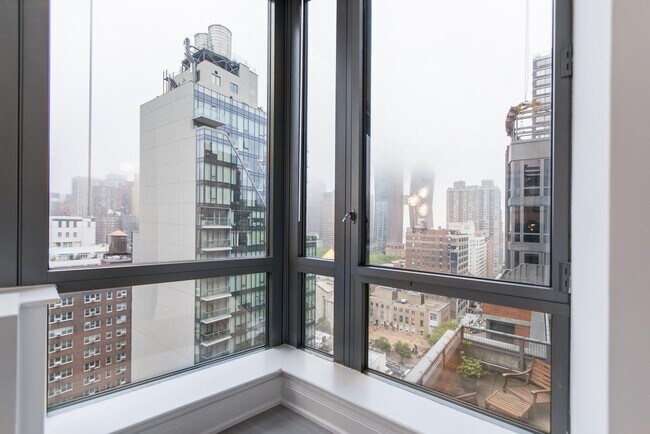 Building Photo - 7 E 91st St