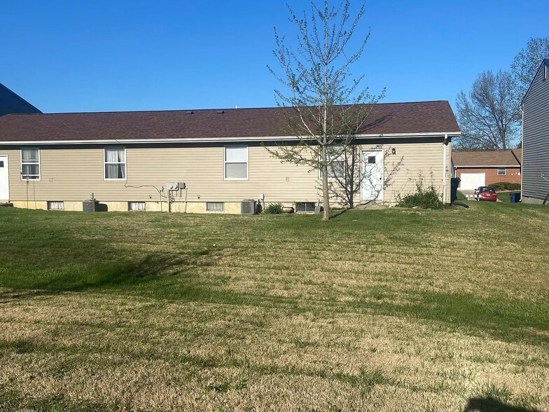 Building Photo - 608 Linda Ln