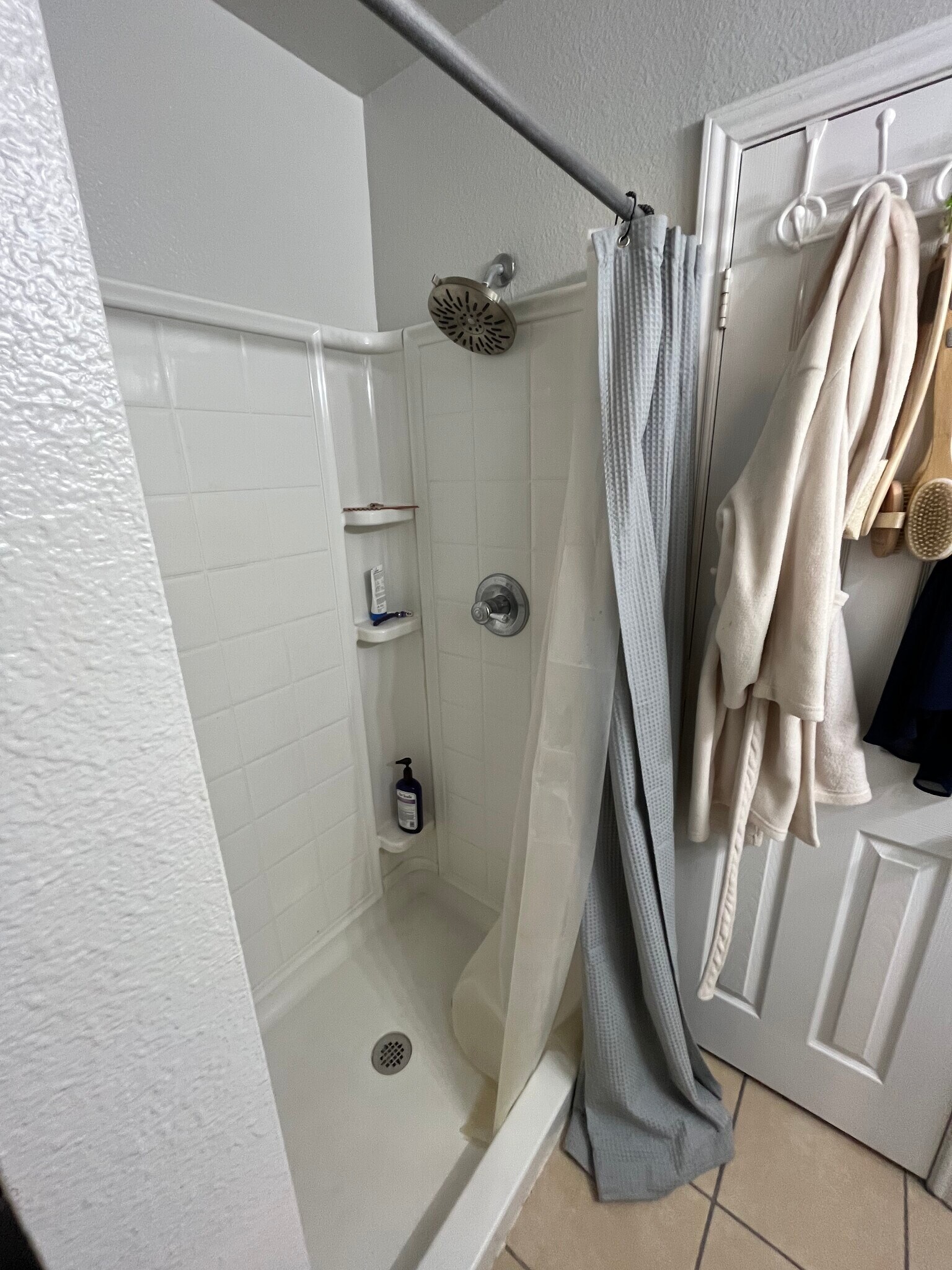 Building Photo - 702 Claremont Pky