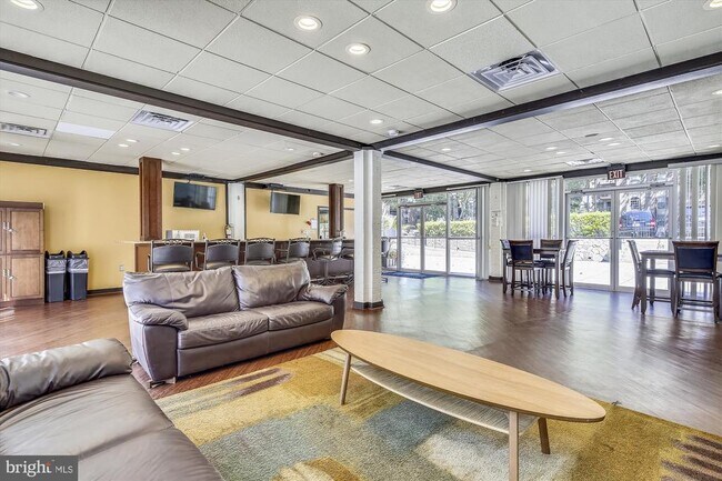 Building Photo - 3356 Woodburn Rd