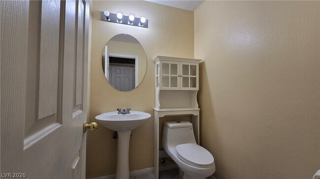 Building Photo - 3902 W El Campo Grande Ave