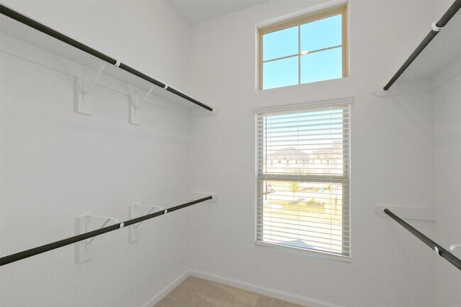 Building Photo - 5562 Amber Brook Ln