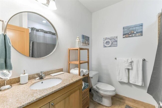 Building Photo - 9420 Seawall Blvd
