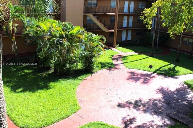 Building Photo - 1280 W 54th St