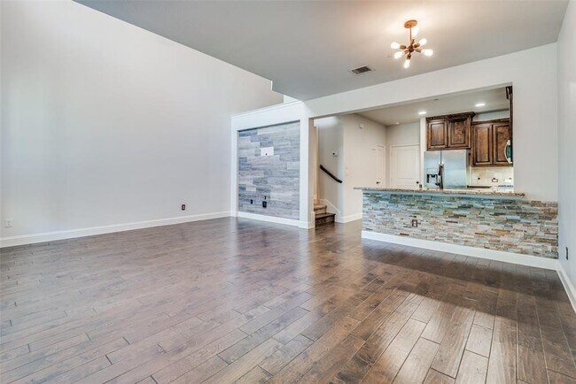 Building Photo - 4646 Rhett Ln