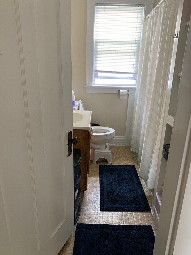 Building Photo - 176 Clinton St