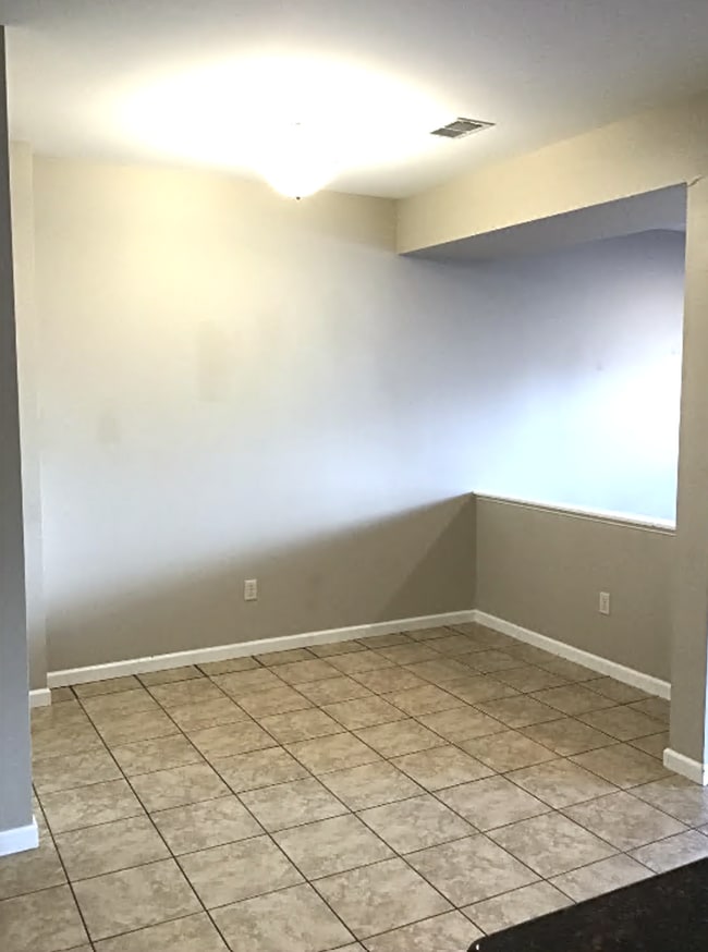 Building Photo - 3-bedroom, 2.5-bathroom Townhome