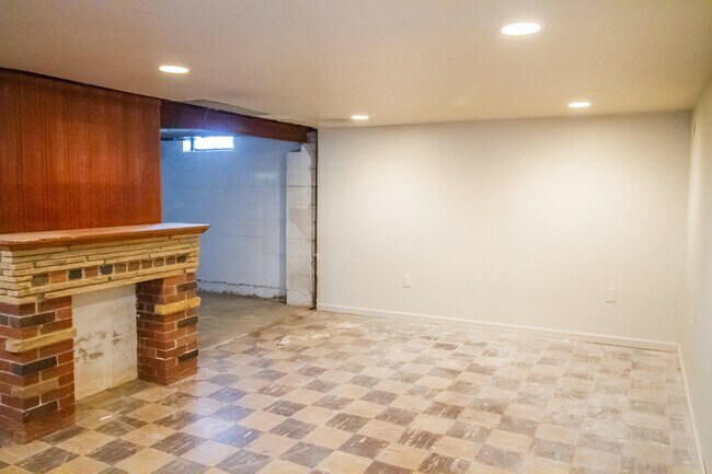 Building Photo - 3471 Jeannette Ave