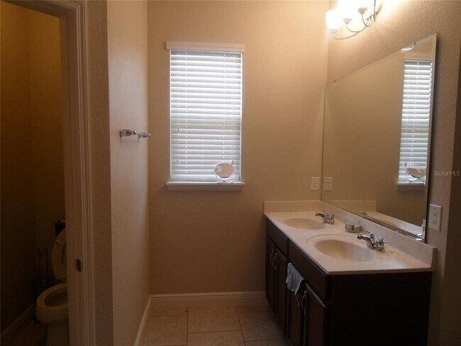Building Photo - 1497 Softshell St