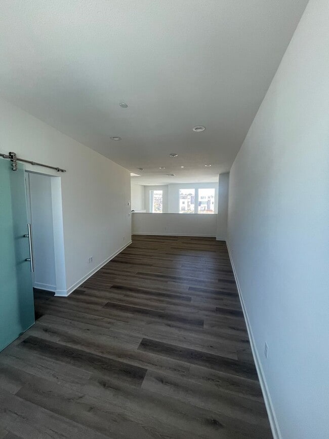 Building Photo - 10537 COUPLAND Wy