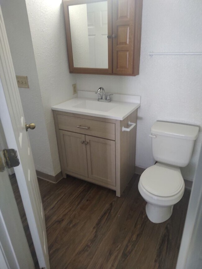 Building Photo - Located in Lakeview! Newly Renovated 3 Bedroom, 1 Bathroom Home