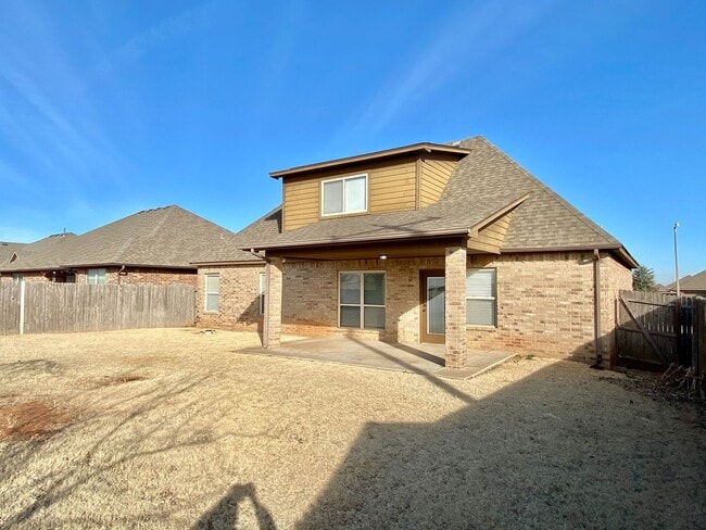 Building Photo - 3 Bed, 3 Bath With Bonus Room in Deer Creek Schools