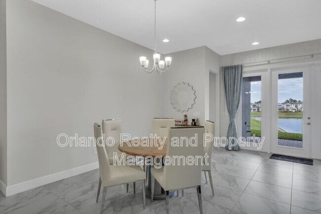 Building Photo - 15155 Mayberry Dr