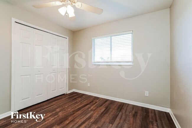 Building Photo - 2105 NW 1st Pl