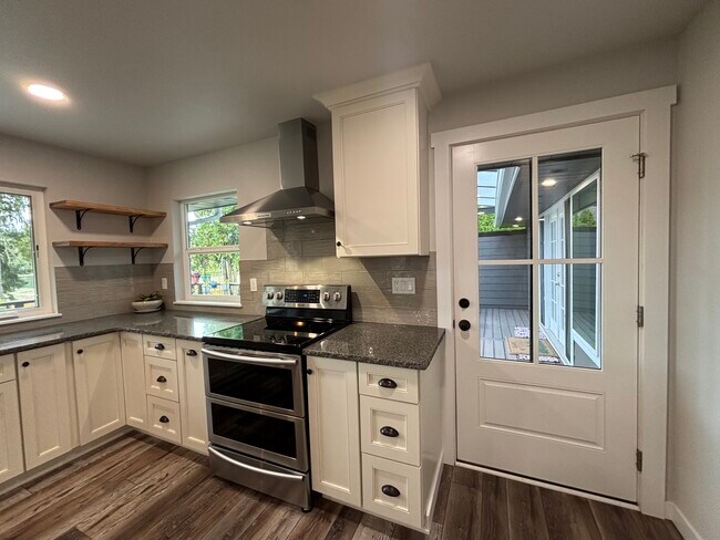 Building Photo - 8582 Long Lake Rd SE