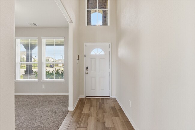 Building Photo - 5102 Brookshire Pass Dr