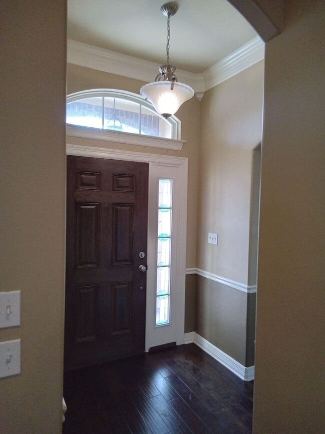 Building Photo - Savannah Place Dream Home