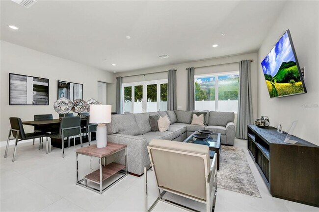 Building Photo - 7740 Sandy Ridge Dr
