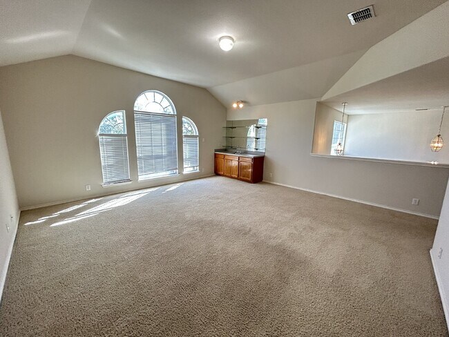 Building Photo - 5 Bedrooms house at Roger Ranch ready to m...