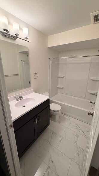 Building Photo - 1217 Waterford Dr