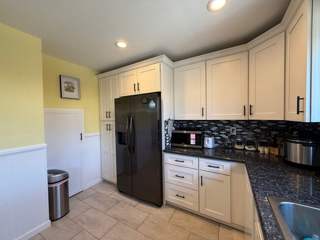 Building Photo - 1459 Deauville Pl