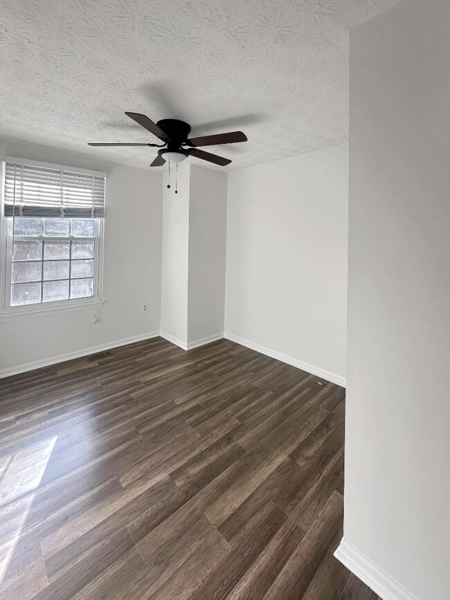 Building Photo - 563 Melissa Ct