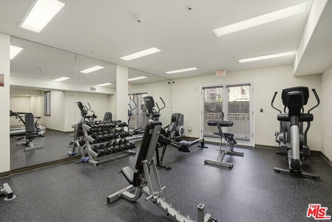 Building Photo - 3740 Santa Rosalia Dr