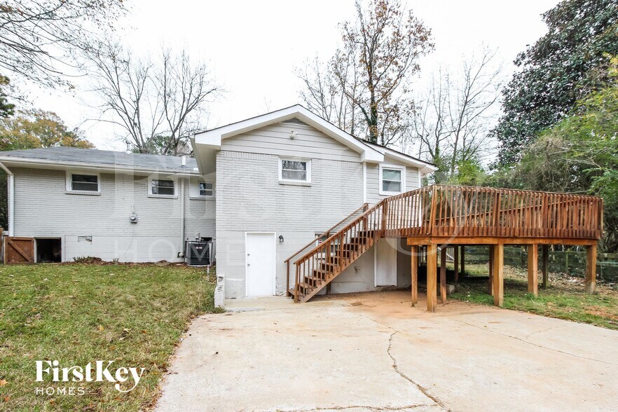 Building Photo - 3549 Tulip Dr