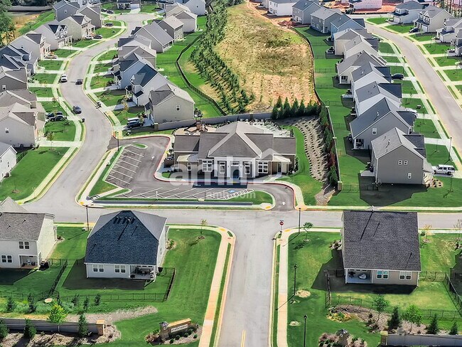 Building Photo - 245 Lake Vista Dr