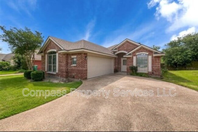 Building Photo - 3120 Lippizan St