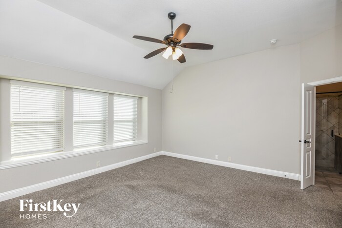 Building Photo - 312 Waverly Dr