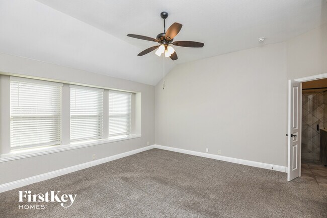 Building Photo - 312 Waverly Dr