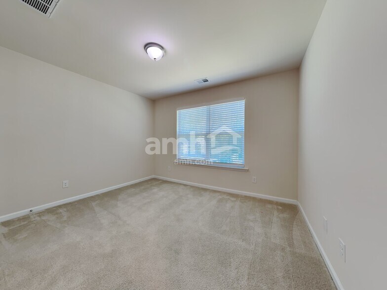 Building Photo - 85 Wando View way