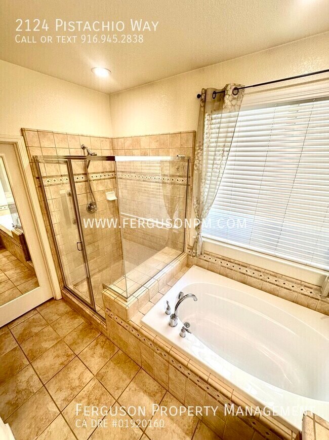 Building Photo - 2124 Pistachio Way