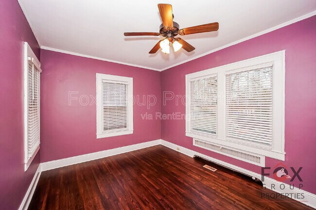 Building Photo - 332 W McLelland Ave