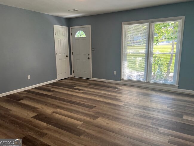 Building Photo - 2875 Carriage Ln