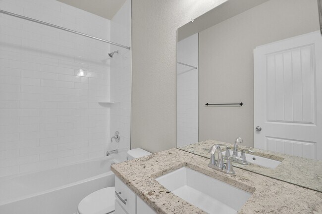 Building Photo - $2,895.00 - 4 Bedrooms, 2 Bathroom, Single...