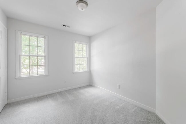 Building Photo - Great Home for Rent in the Lucks Lane Corr...