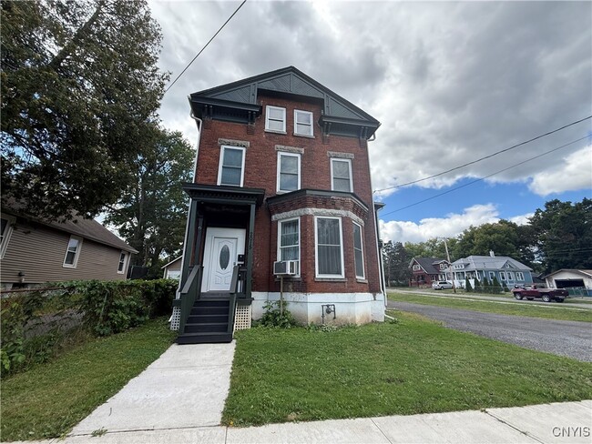Primary Photo - 2015 Highland Ave