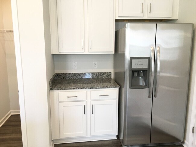 Building Photo - 4 Bedroom 2.5 Bath House in McKewn - Ladson