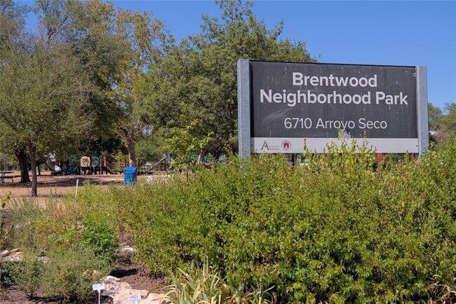 Building Photo - 1505 Karen Ave