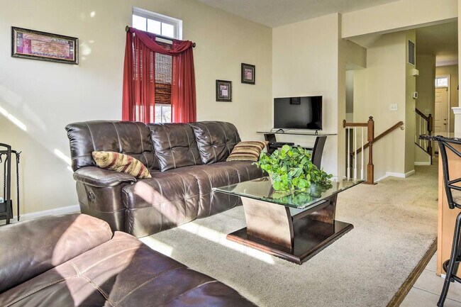 Building Photo - 5077 Cameo Terrace