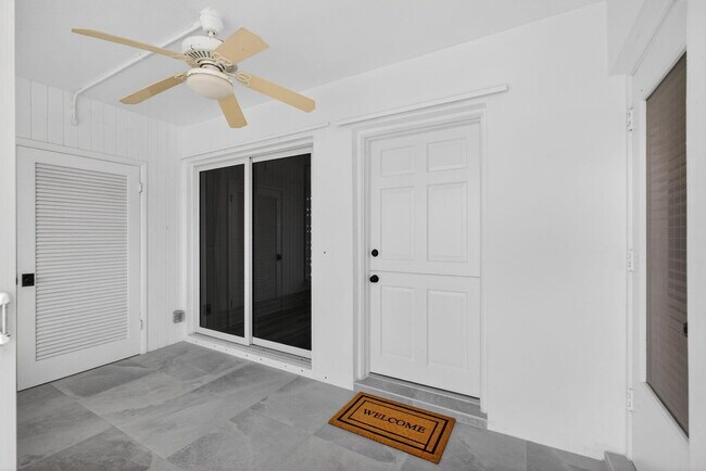 Building Photo - 100 Shore Ct