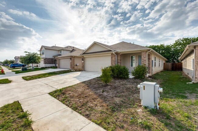 Building Photo - 250 Granary Dr