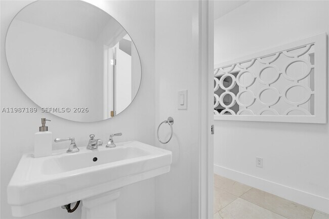 Building Photo - 1500 Ocean Dr