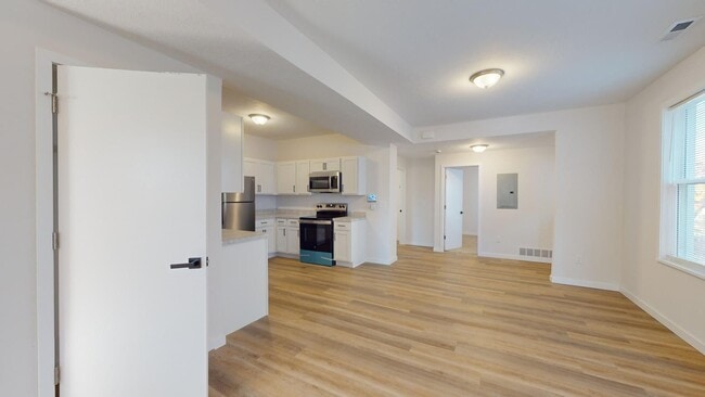 Building Photo - IMMACULATE - Clark / Fulton Area - 3 Bedrooms - 3 Baths - Single Family Home