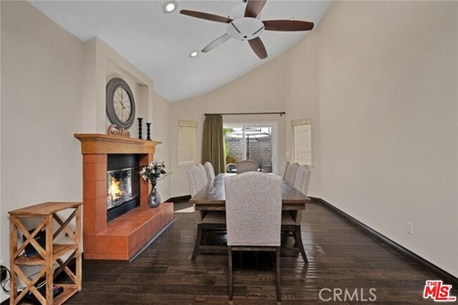 Building Photo - 6318 Chimineas Ave