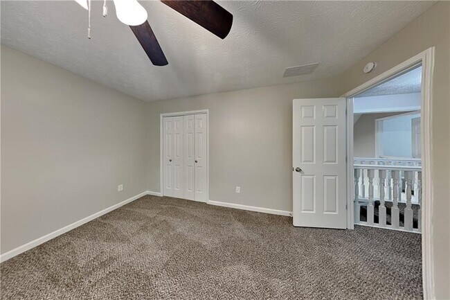 Building Photo - 2200 Hamstead Ct