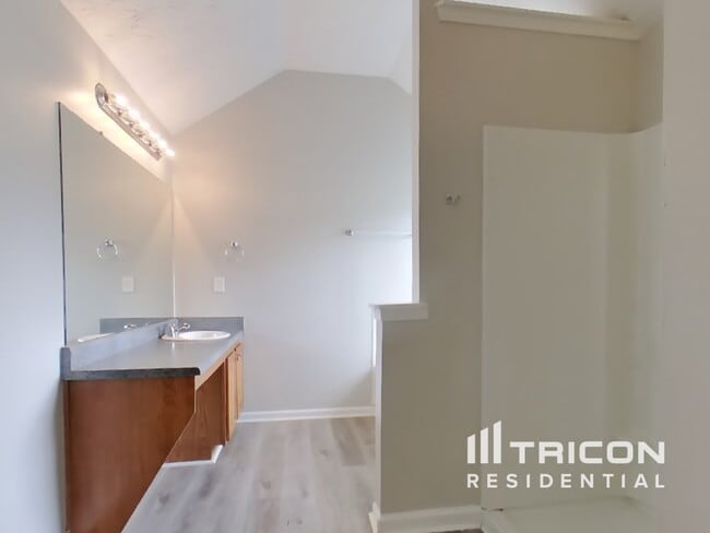 Building Photo - 1005 Ulster Ct