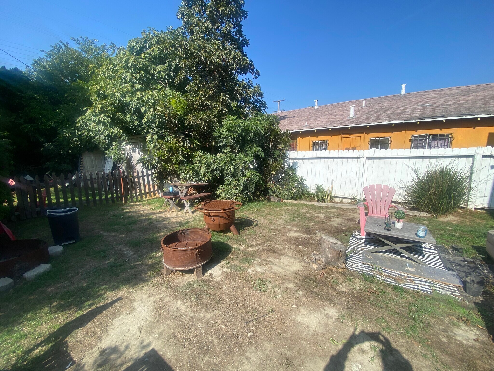 Building Photo - 1851 Magnolia Ave